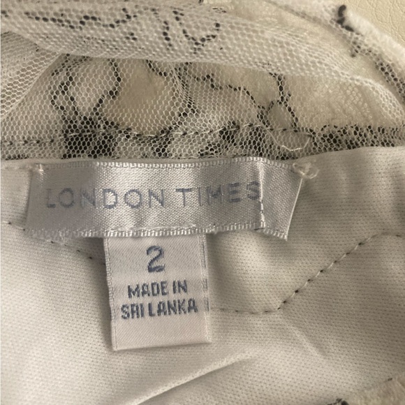 London Times black/white lace dress, size 2 - Picture 3 of 6